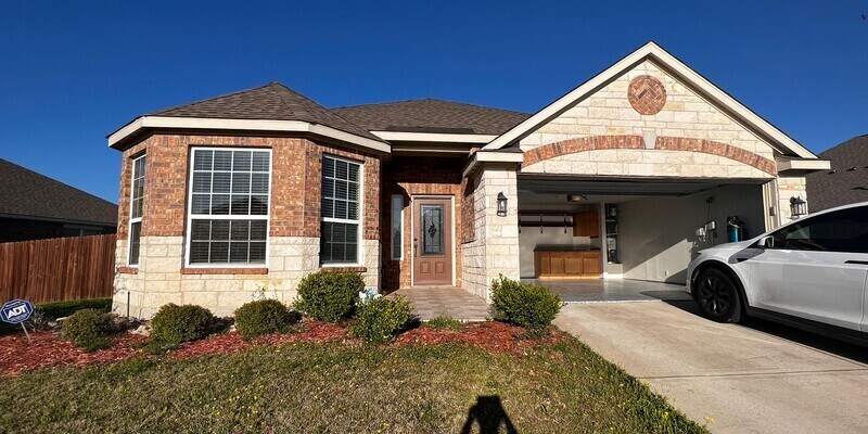 Foto principal - 412 Lipizzan Ln, Celina, TX 75009