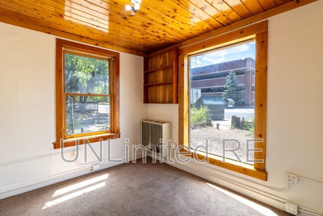 Building Photo - 306 S Humphreys St