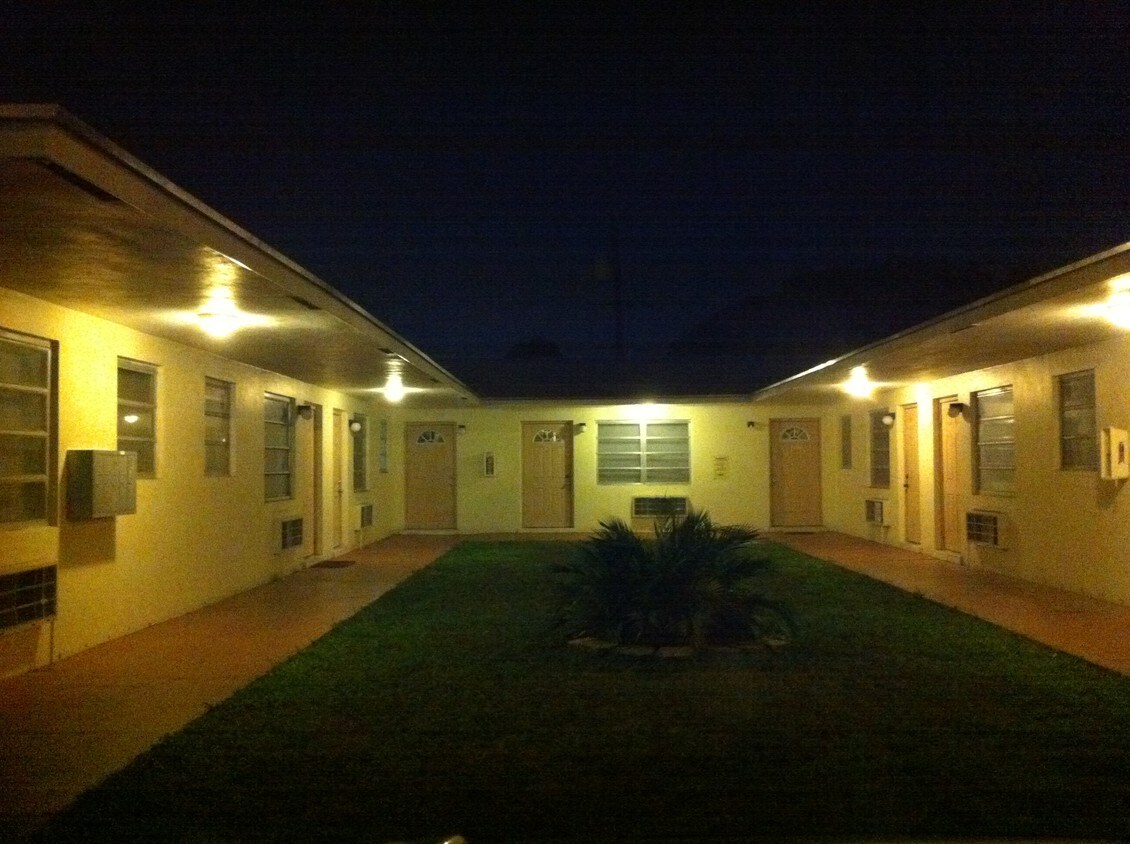 Foto del edificio - 1119 NE 15th St