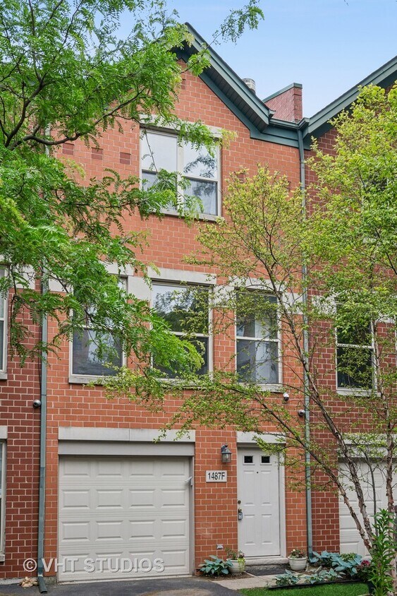 Primary Photo - 1487 N Clybourn Ave