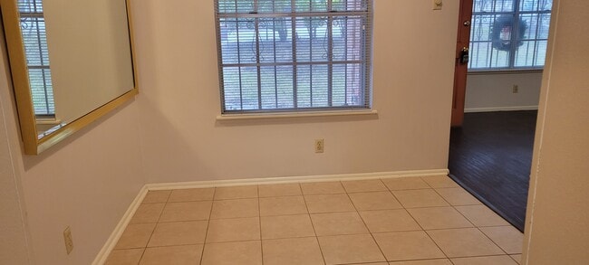 Dining Room - 2913 Eisenhauer Rd