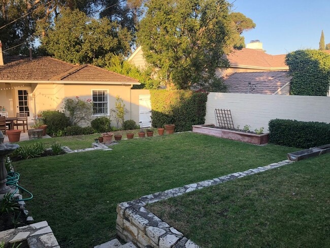 Building Photo - Valmonte Beauty 2 Bedroom Beautiful Home  on Corner Lot with Huge yard