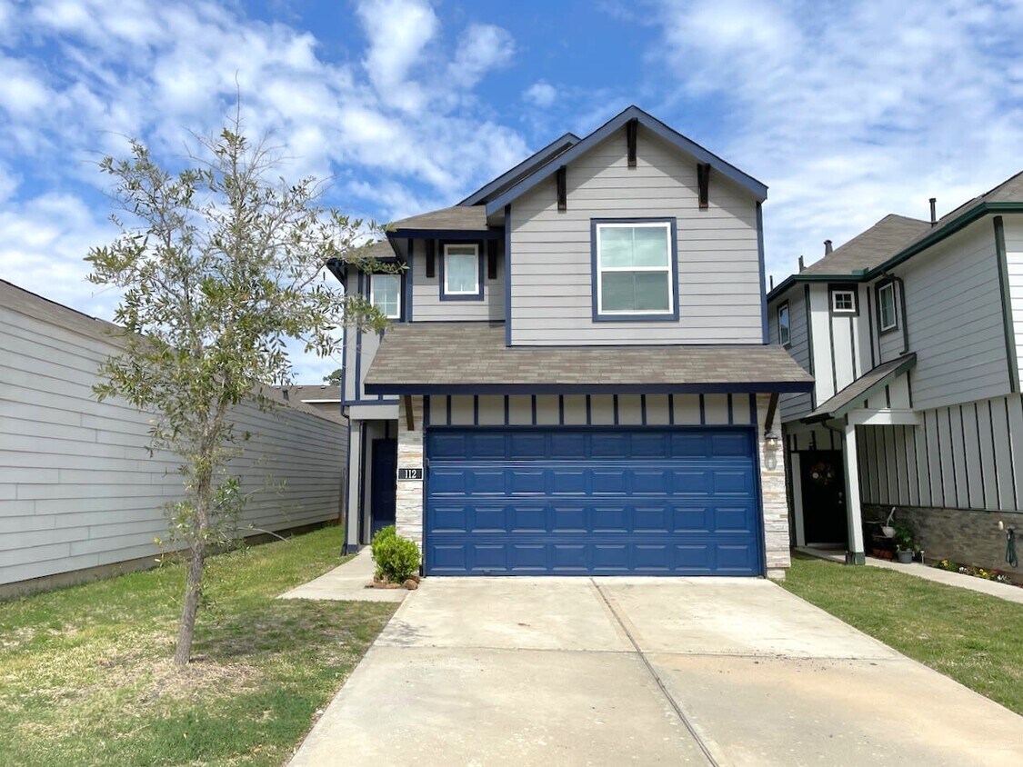 Primary Photo - 112 Camelot Place Ct