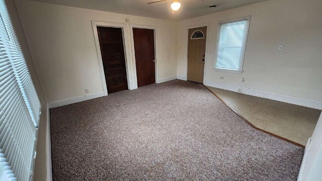 Building Photo - 2 Bedroom, 1 Bathroom Duplex with Private Balcony - Available June 1st