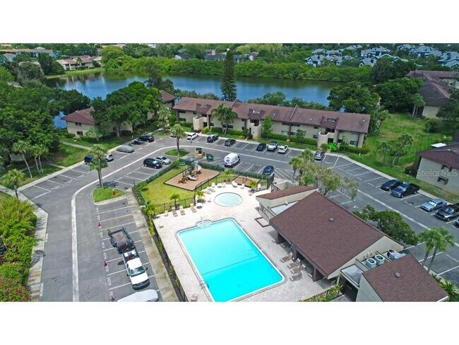 Foto del edificio - 885 N Village Dr N