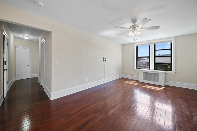 Foto del edificio - 107 Kensington Ave