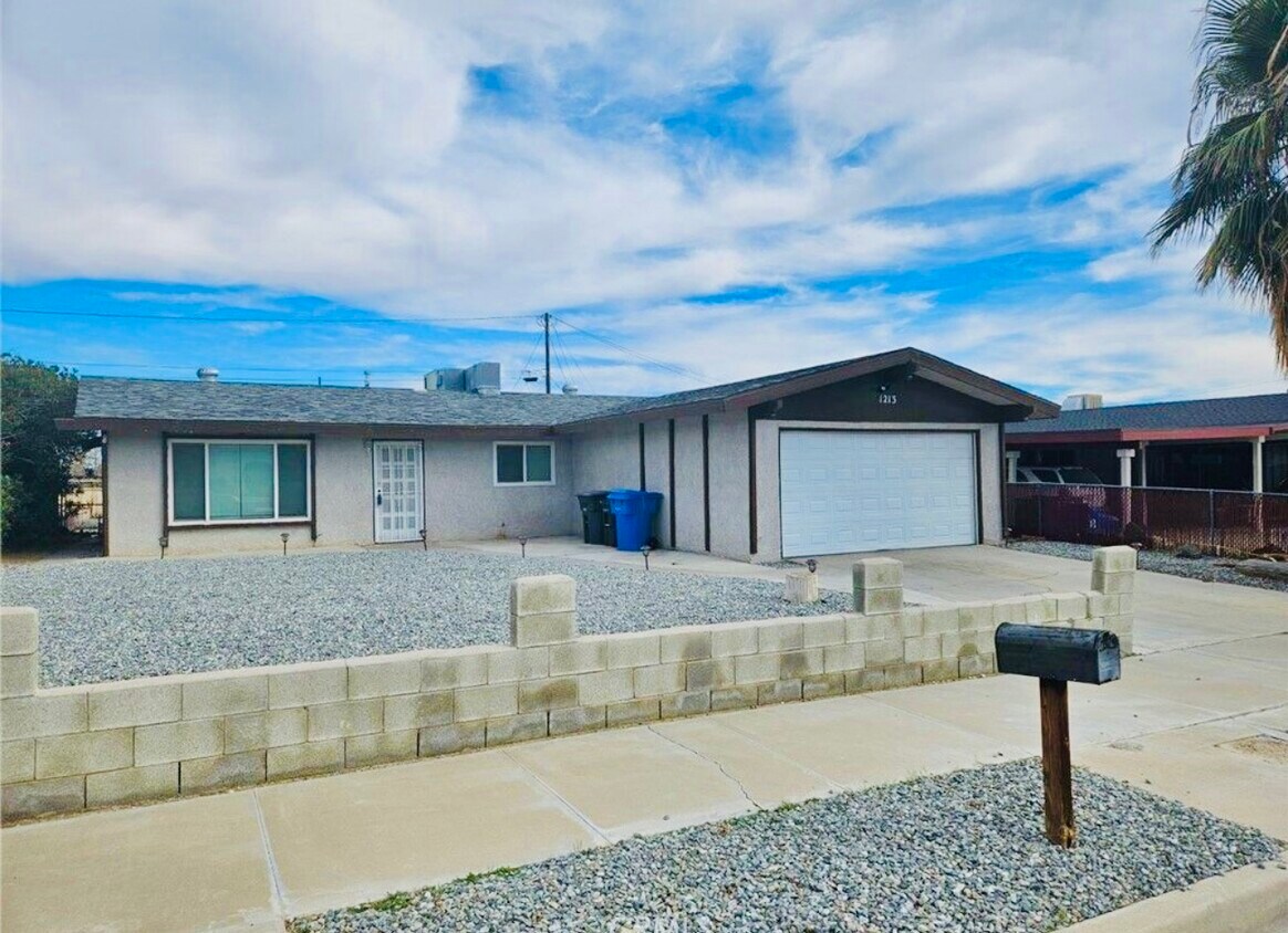 Primary Photo - 1213 Kay Ct