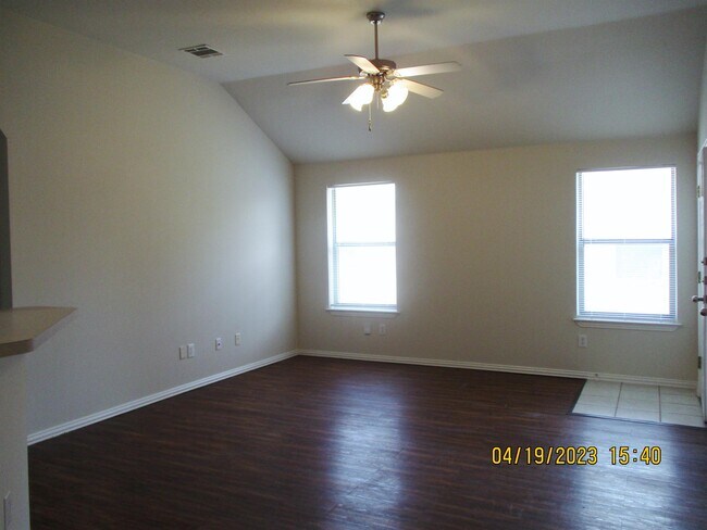 Foto del edificio - 5535 Homestead Rd