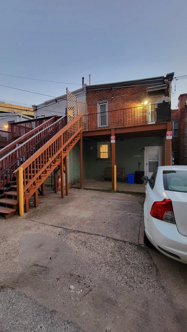 Building Photo - 4155 Ridge Ave