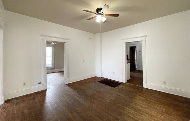 Foto del edificio - 2-Bed, 1-Bath Home