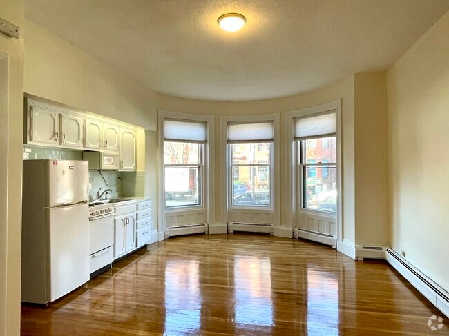 Building Photo - 306 Newbury St
