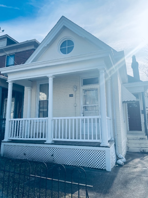 Photo - 219 W 15th St House