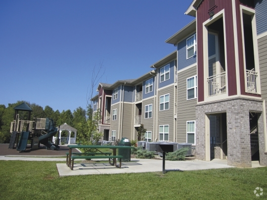 Building Photo - Towne Commons Apartments