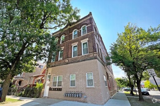 Building Photo - 2400 S Troy St