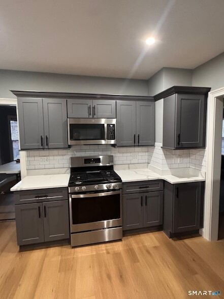 Building Photo - 162 Fox St