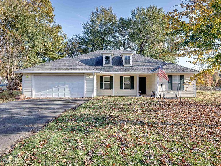 Foto principal - 3 br, 2 bath House - 614 W Bayou Dr