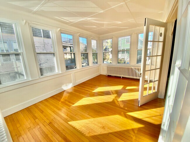 Foto del edificio - 13 Bliss Rd