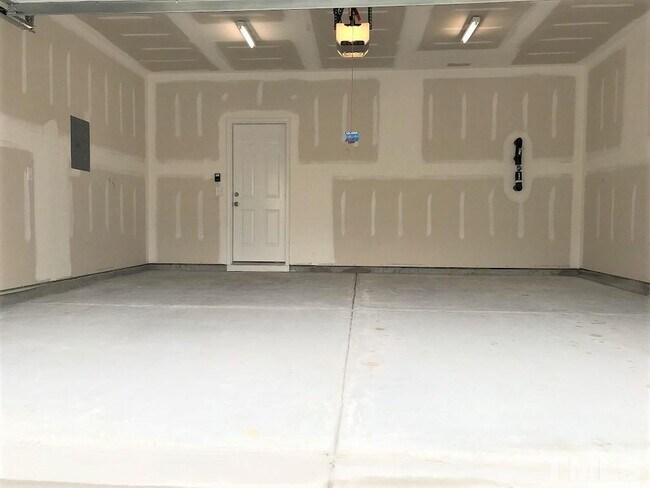 Building Photo - 1100 Doe Blossom Ln
