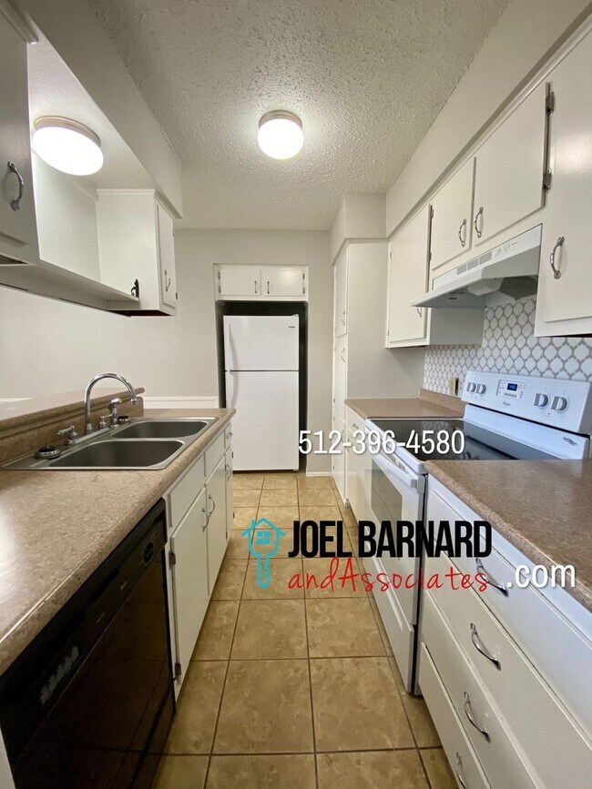Building Photo - 422 Craddock Ave