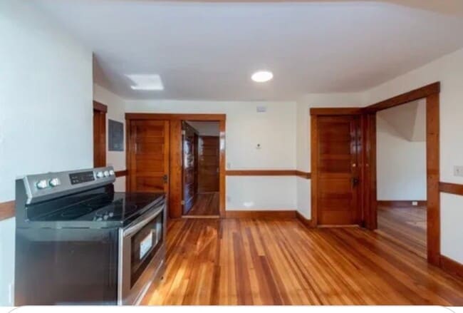 Foto del edificio - 86-88-88 Forest St