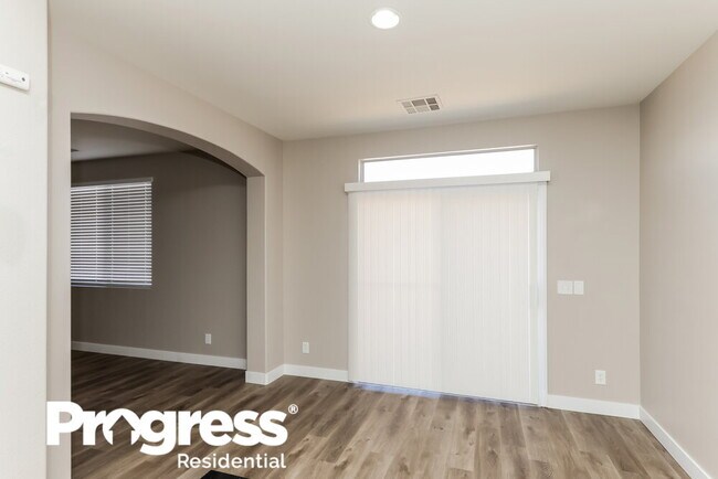 Foto del edificio - 1016 Sweeping Vine Ave