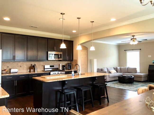 Building Photo - 4 br, 3.5 bath House - 5001 Laughing Brook...