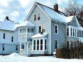 Building Photo - 184 King St