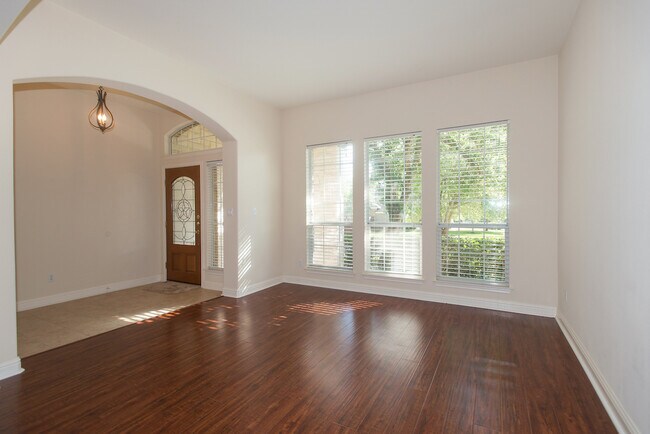 Building Photo - Spacious Butter Cup Creek Single Story!