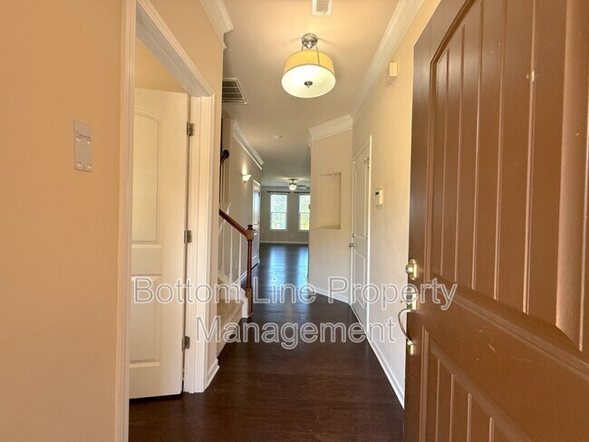Foto del edificio - 9625 Camberley Ave NW