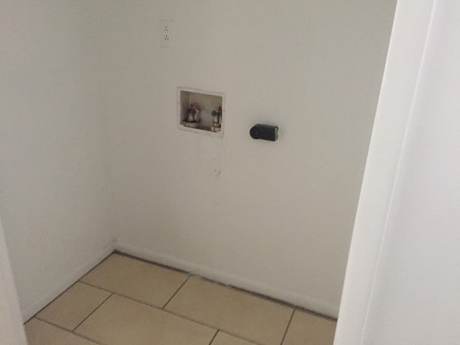 Building Photo - Knight Road Apartments