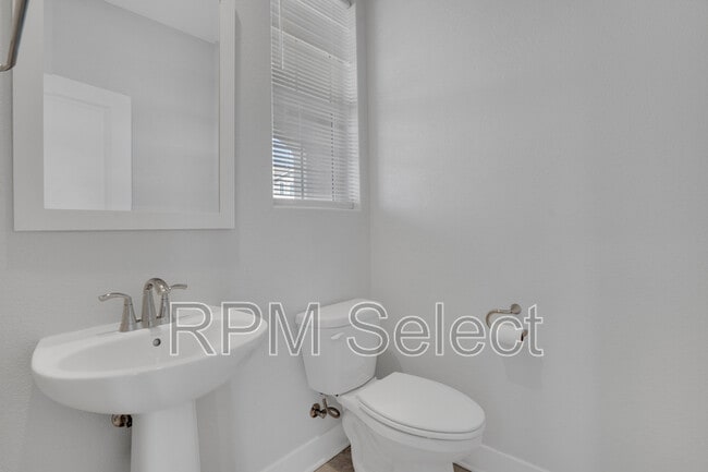 Building Photo - 567 Datura Dr