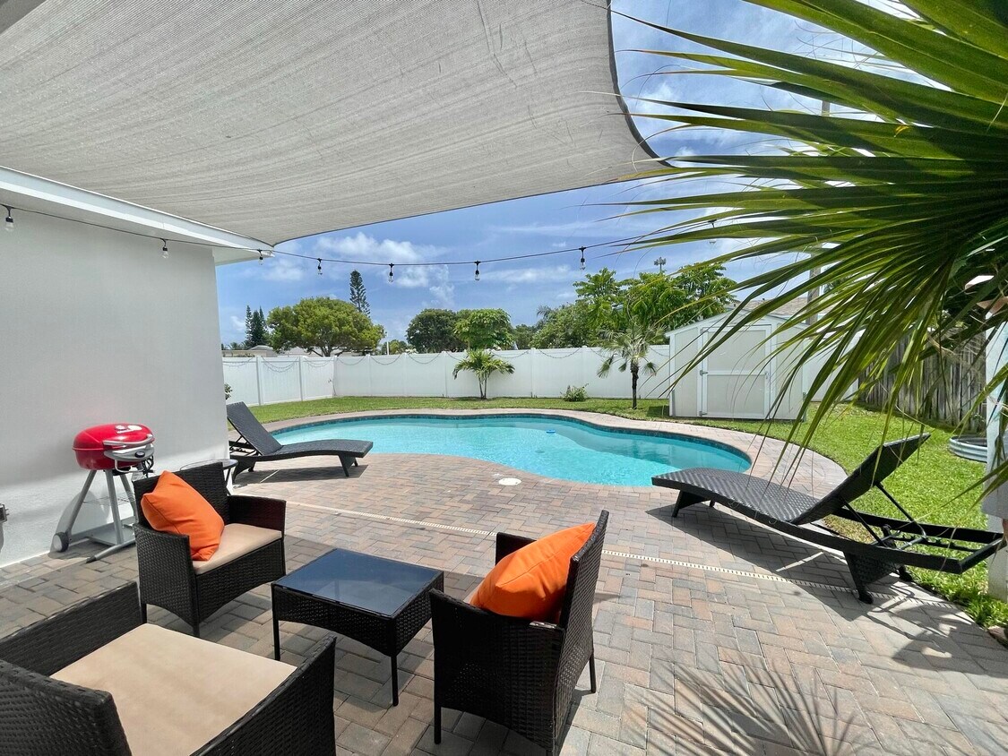 1006 S Arnold Ave, Lantana, FL 33462 House for Rent in Lantana, FL