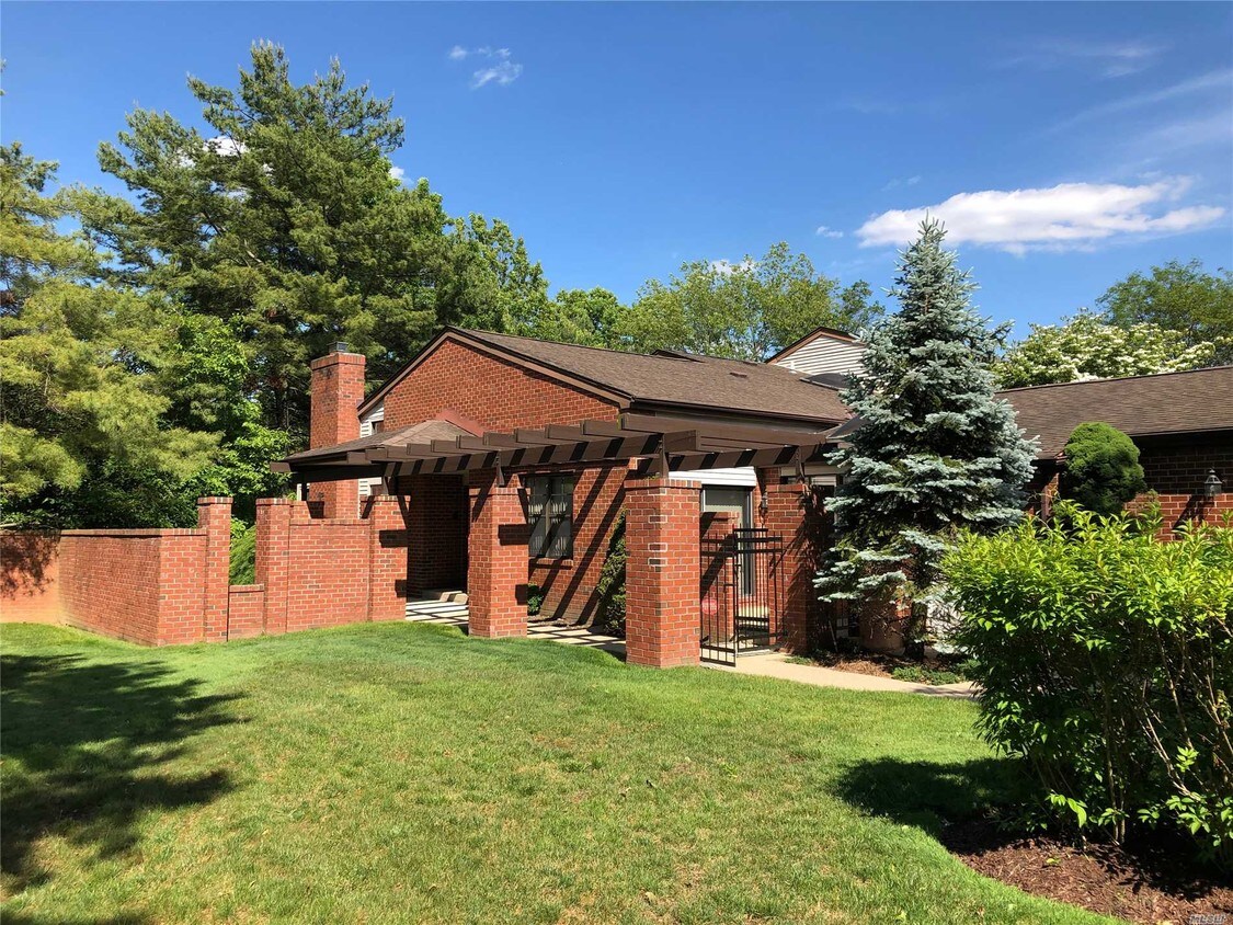 Foto principal - 28 Aerie Ct