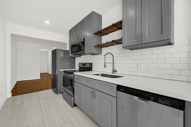 Building Photo - 6620 Lawndale St