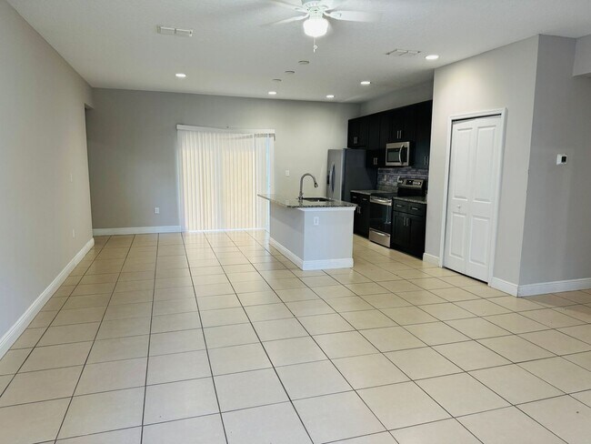 Foto del edificio - 4 Br/2 Ba Home!  Move in ready in 2 weeks