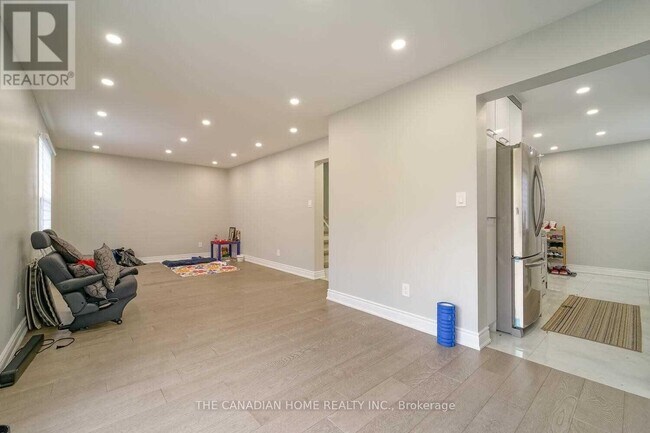 Photo du bâtiment - 64 Somerset Dr