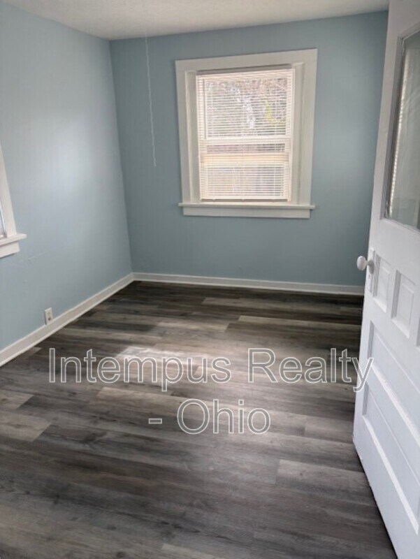 Foto del edificio - 306 Maplewood Ave