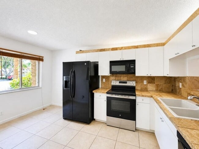 Photo - 340 NW 67TH Street 108, Boca Raton, FL 33487 - 2942 House