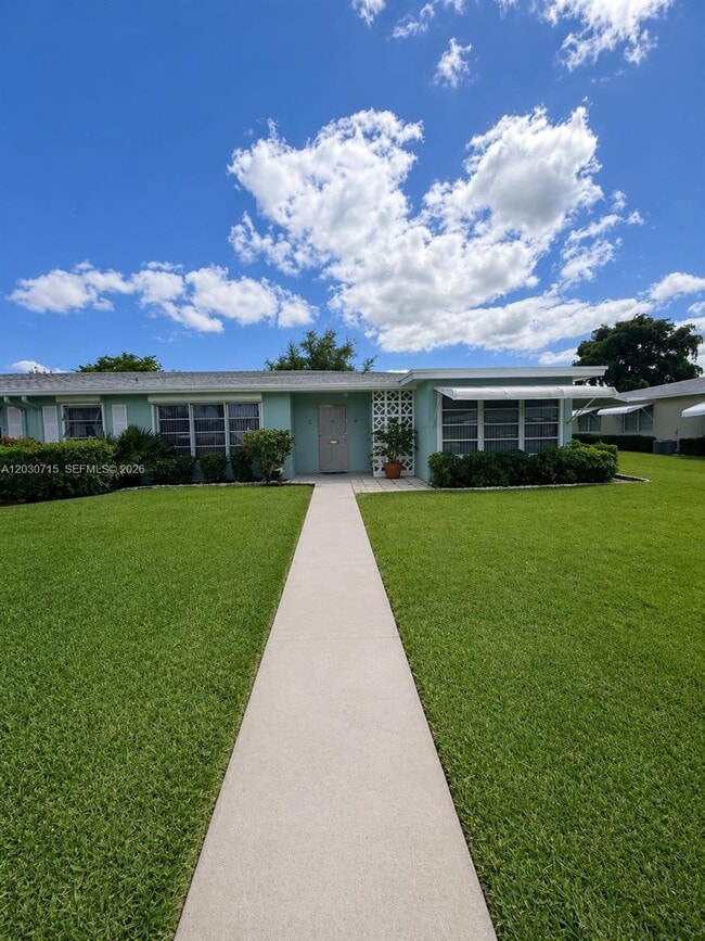 Building Photo - 200 E High Point Ct
