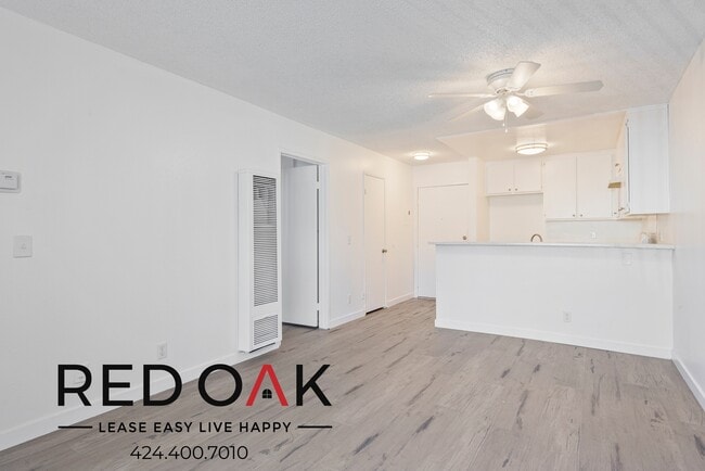 Building Photo - 16200 Vermont Ave