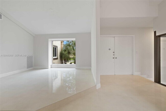 Foto del edificio - 8881 N Lake Dasha Dr