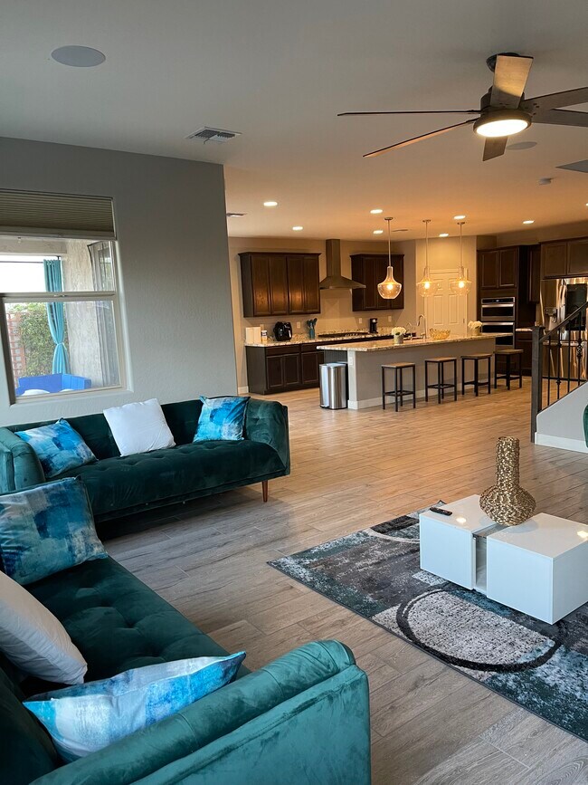 Foto del edificio - 2741 S Gordon