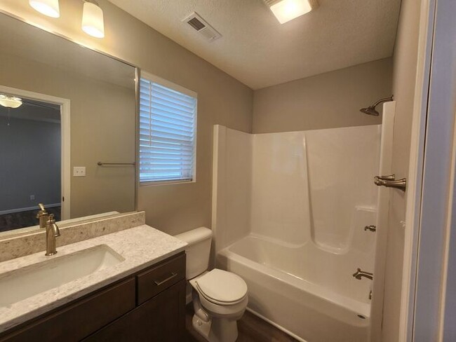 Foto del edificio - Fall in Love with a $1,000 Move-In Bonus –...