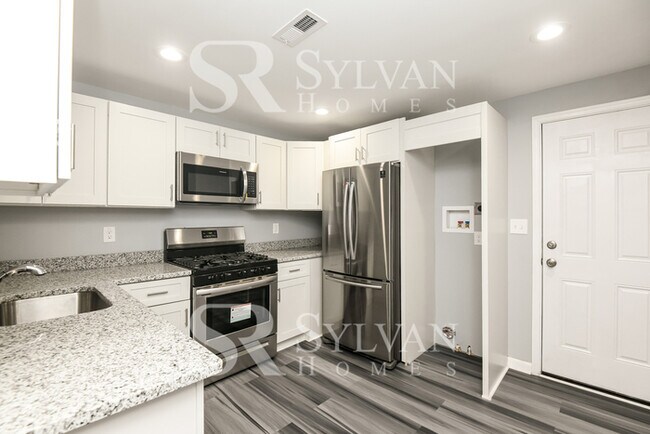 Foto del edificio - A Must-See 2BR 2BA Home