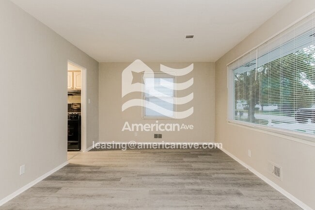 Building Photo - 4741 N Longworth Ave