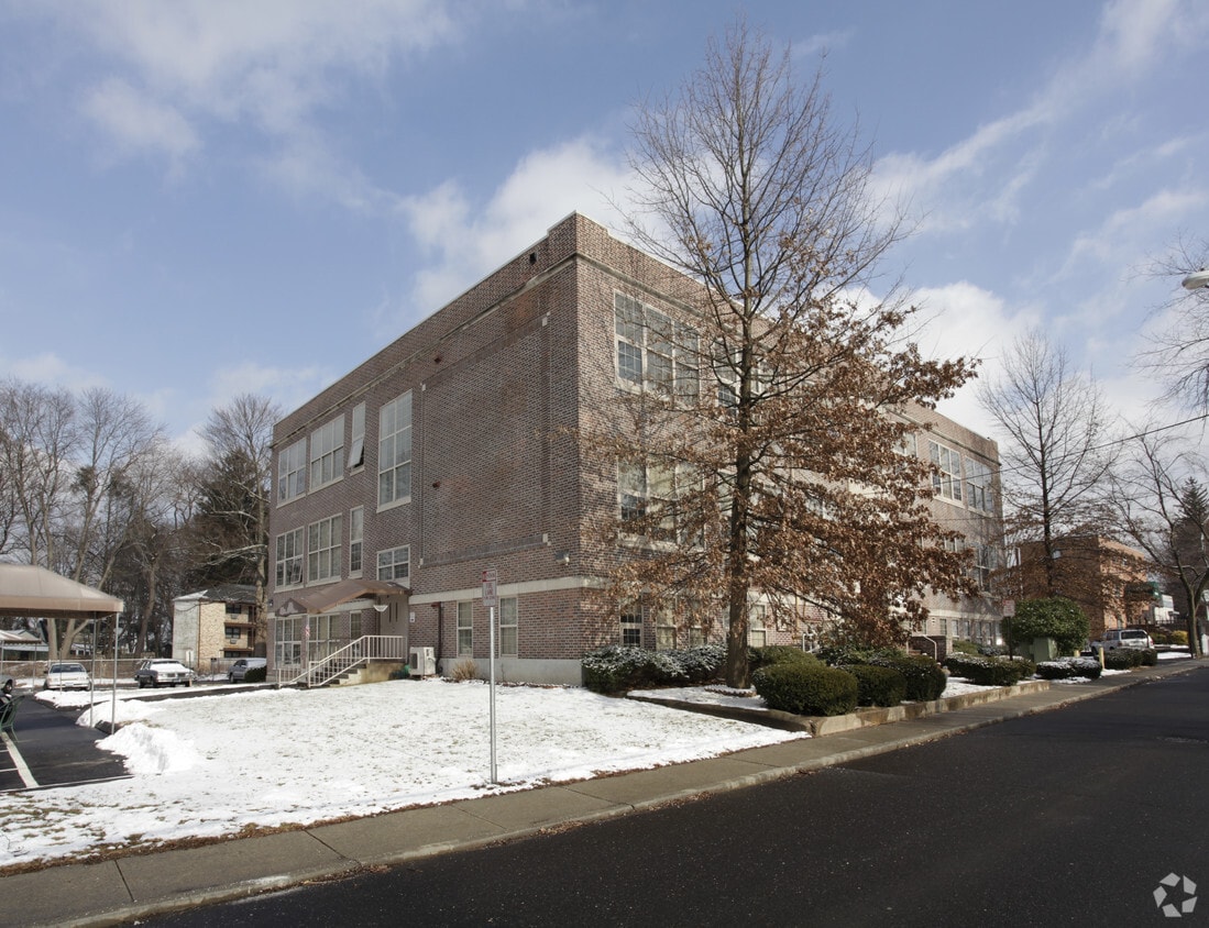 Building Photo - Belltown Manor