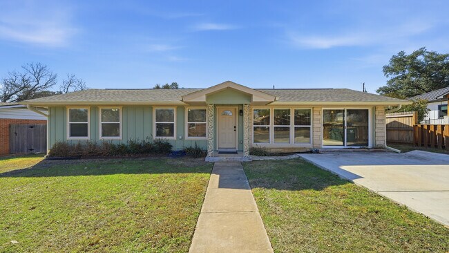 Foto del edificio - 1409 Highland Dr