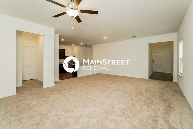 Building Photo - 5 Bedroom Pet-Friendly Home in New Braunfels, TX with Main Street Renewal