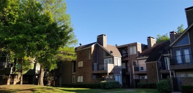 Building Photo - 9801 Walnut St