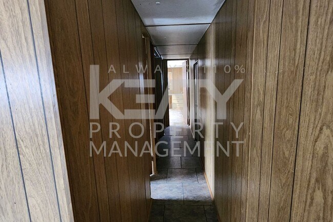 Building Photo - 2 Bedroom, 1 Bathroom Now Available!